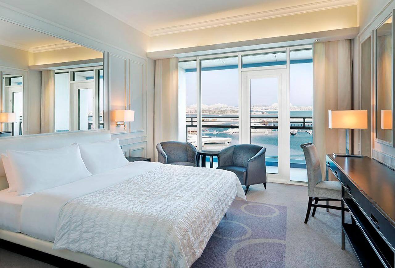 Le Meridien Mina Seyahi Beach Resort & Waterpark King Bedroom