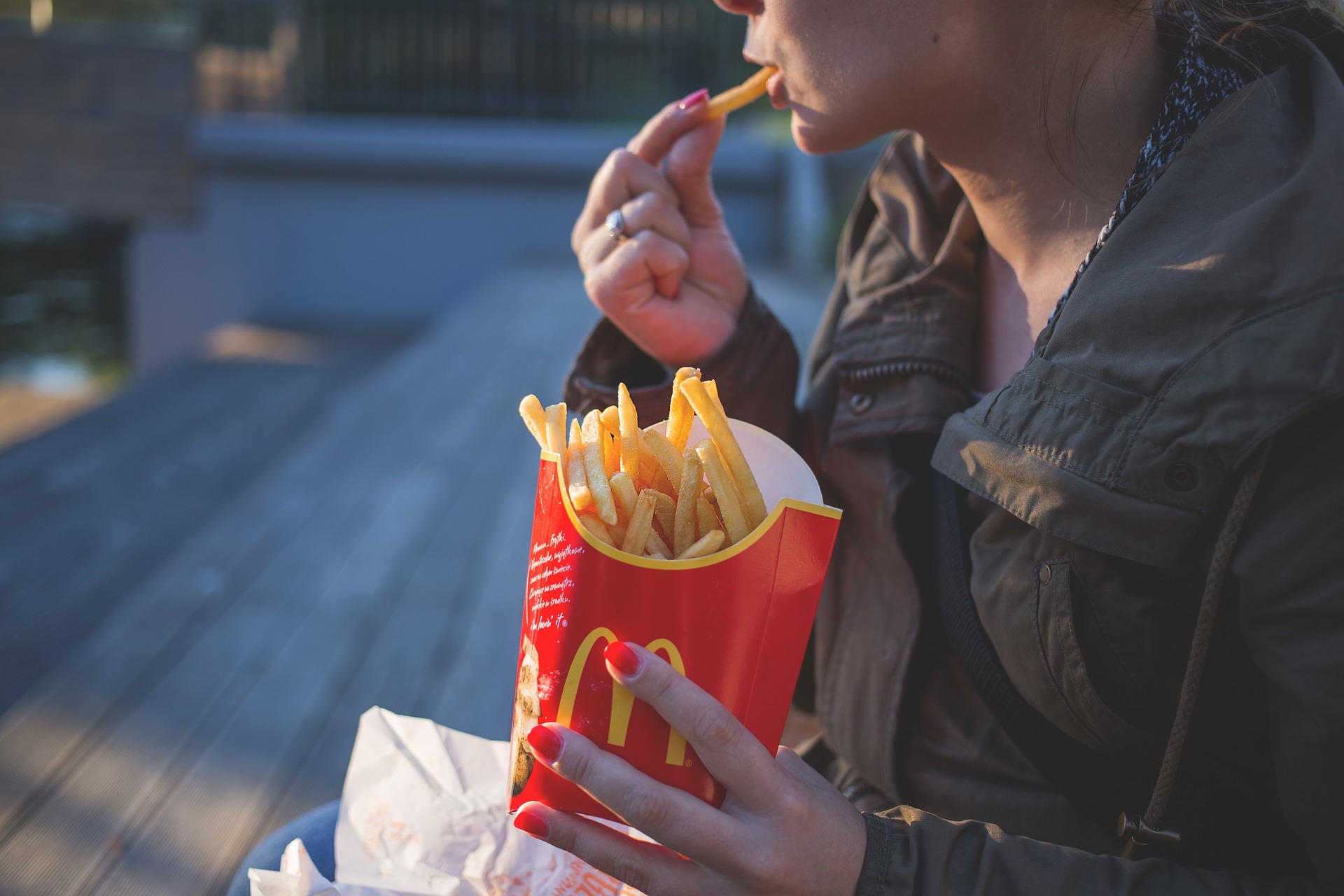 Can I Take Fast Food on a Plane?
