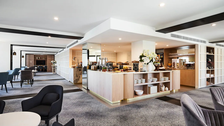 Four Seasons Hotel Sydney Executive Club Lounge