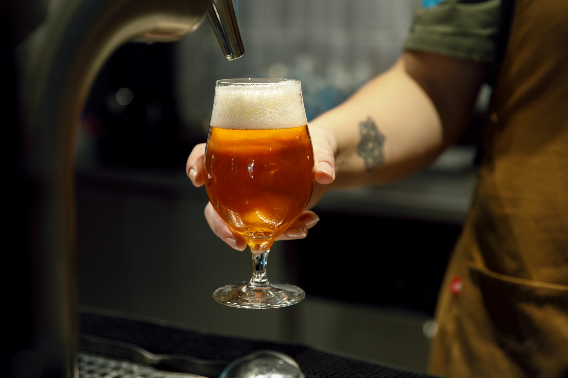 Do All Airlines Offer Free Alcohol?