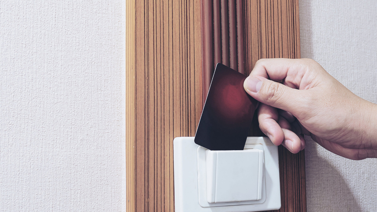 Why Are Hotels Replacing Room Keys with Smartphone Apps?