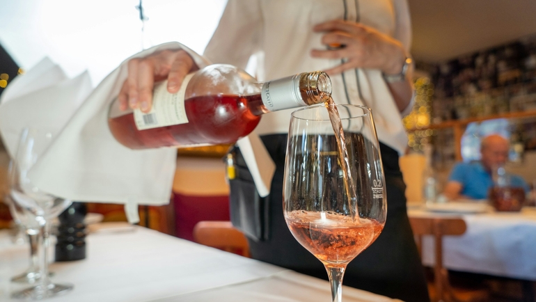 Is Tipping Expected at Luxury Resorts Around the World?