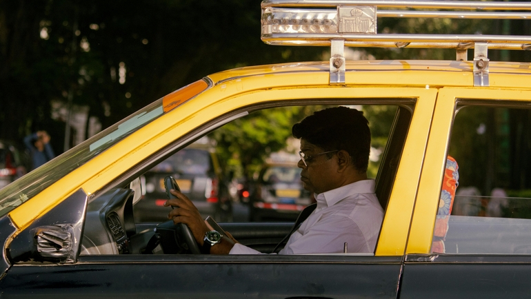 How to Get Cheap Taxis in Dhaka