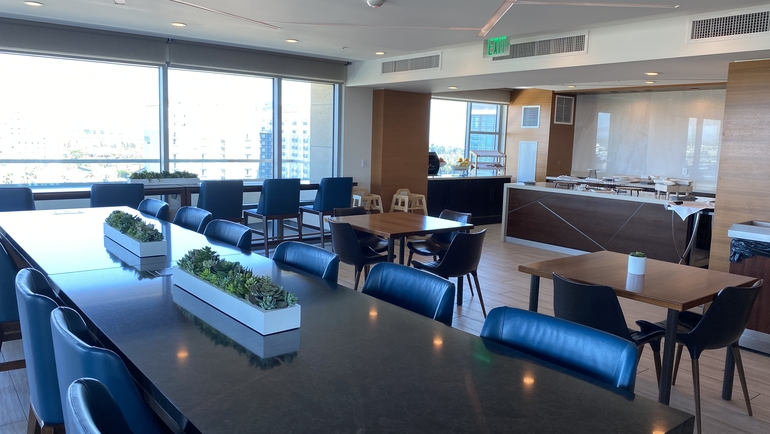 JW Marriott Anaheim Resort Executive Club Lounge Review