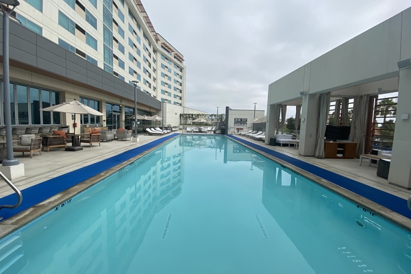 JW Marriott Anaheim Resort JW Garden and Pool Review