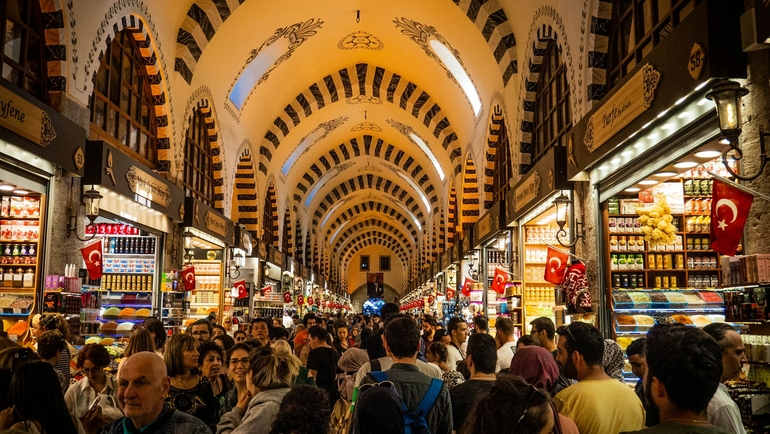 Are Fake Designer Bags Still Sold in Istanbul’s Grand Bazaar in 2025?