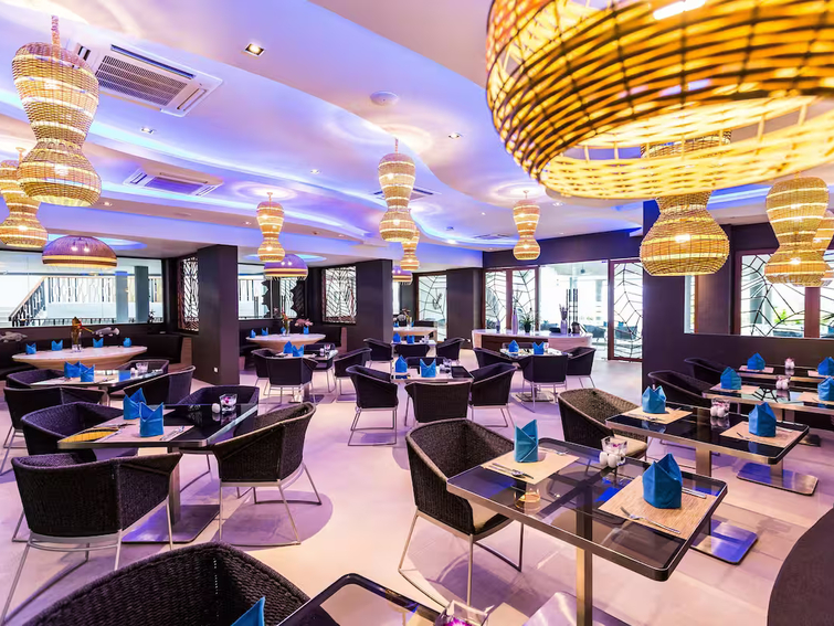 Crest Resort & Pool Villas Executive Club Lounge