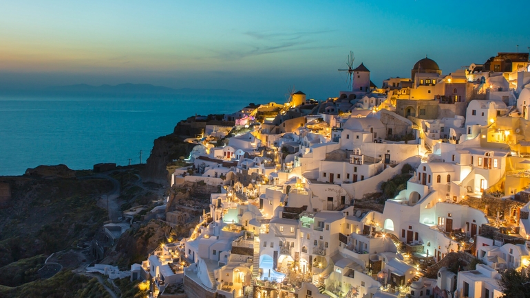 Is Santorini Still Too Crowded for Strollers in 2025?