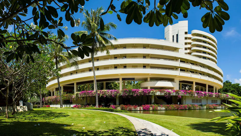 Pullman Phuket Karon Beach Resort