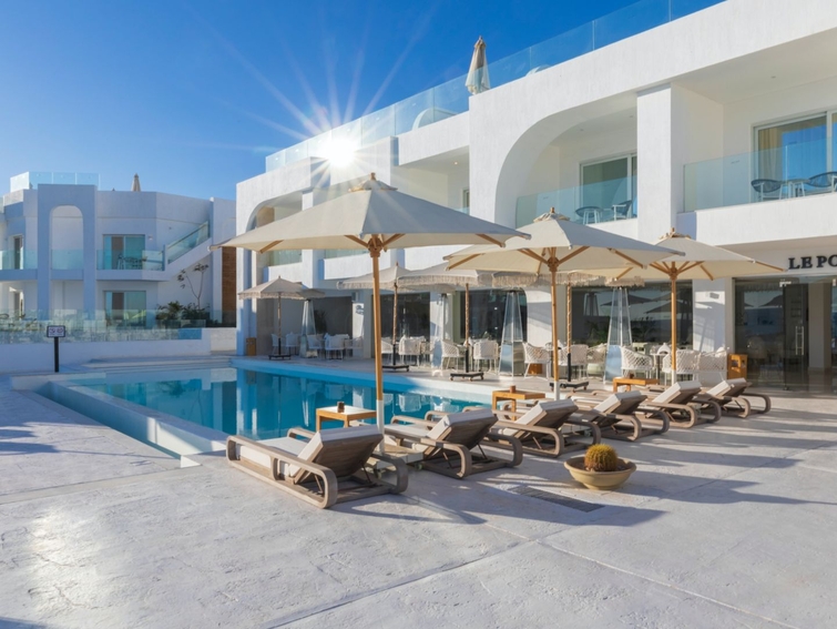 Sunrise Arabian Beach Resort Executive Club Lounge