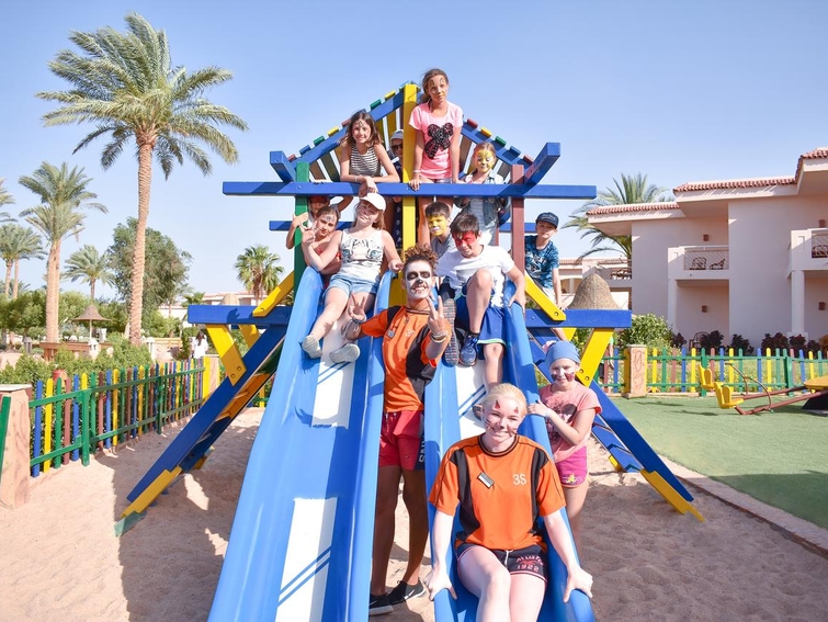 Parrotel Beach Resort Kids Club