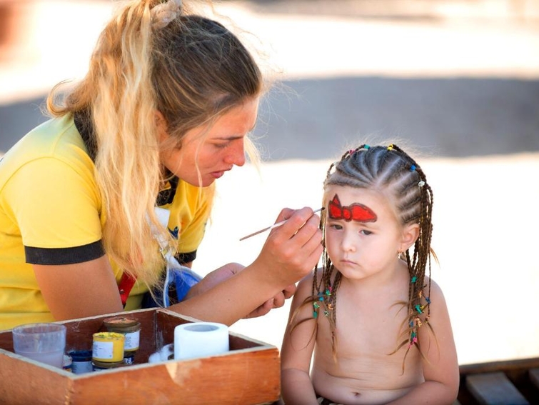 Amwaj Oyoun Resort & Casino Kids Club