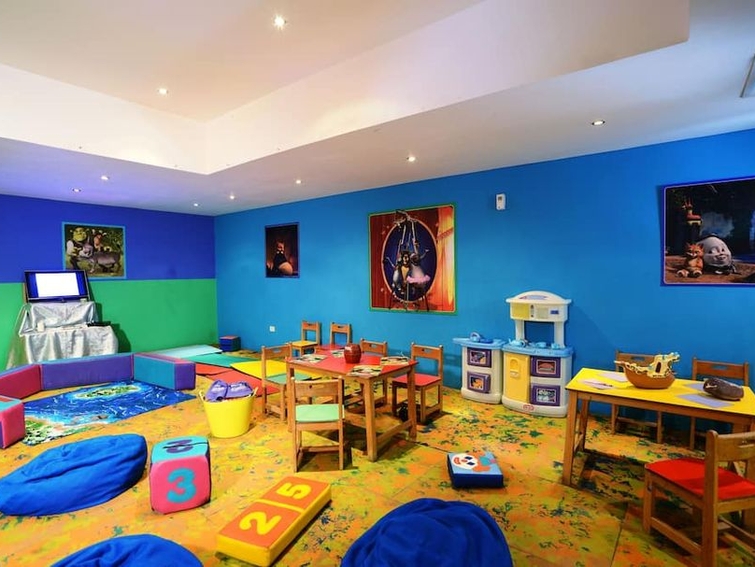 Coral Sea Holiday Resort & Aqua Park Kids Club