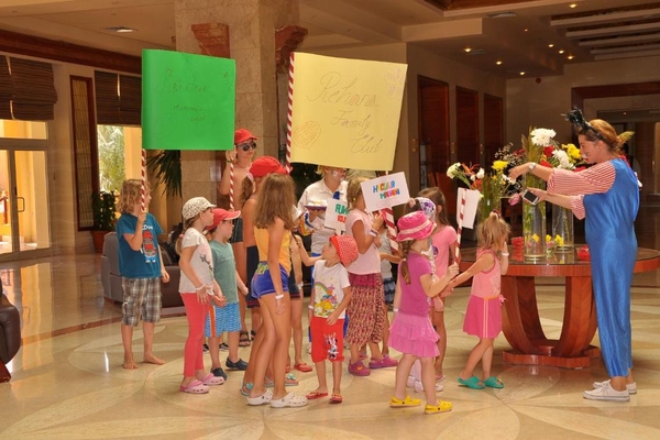 Rehana Royal Beach Resort Aqua Park & Spa Kids Club