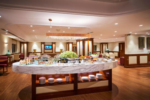 Windsor Plaza Hotel Executive Club Lounge