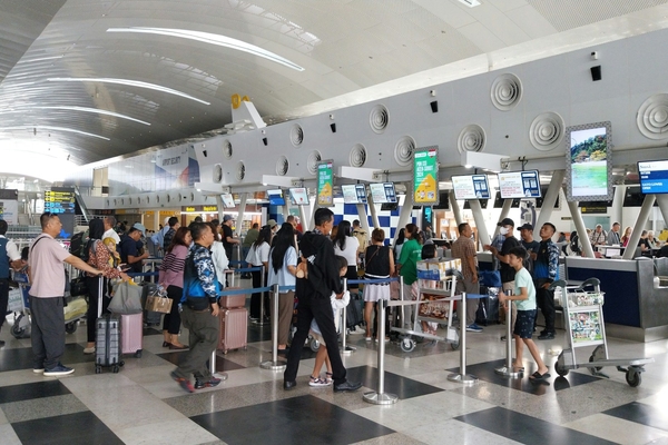 Is Travelling Before Peak Season Cheaper for Families?