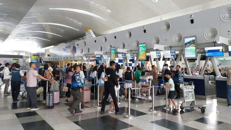 Is Travelling Before Peak Season Cheaper for Families?