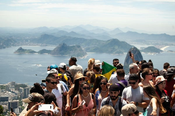Which Destinations Become Most Crowded During Holidays?