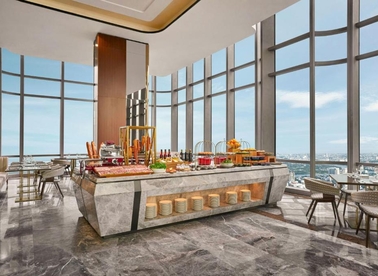 Vinpearl Landmark 81, Autograph Collection Executive Club Lounge