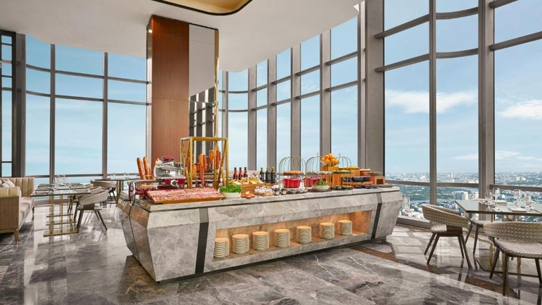 Vinpearl Landmark 81, Autograph Collection Executive Club Lounge