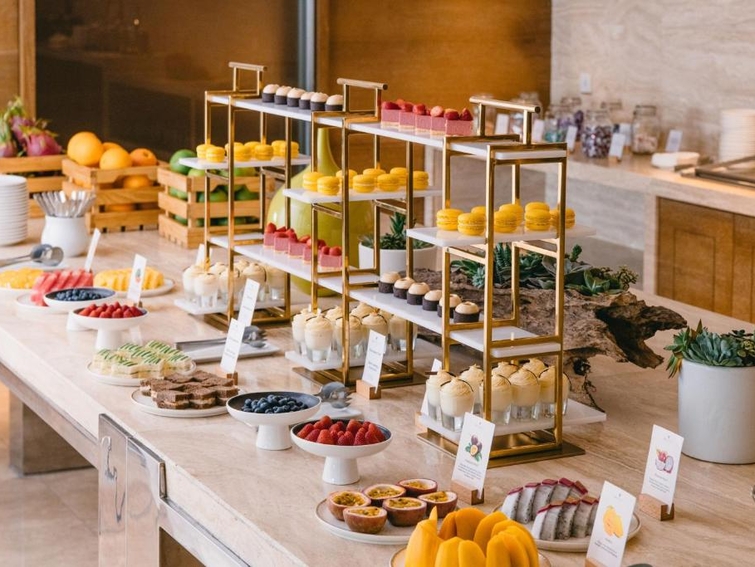 JW Marriott Hotel Hanoi Executive Club Lounge