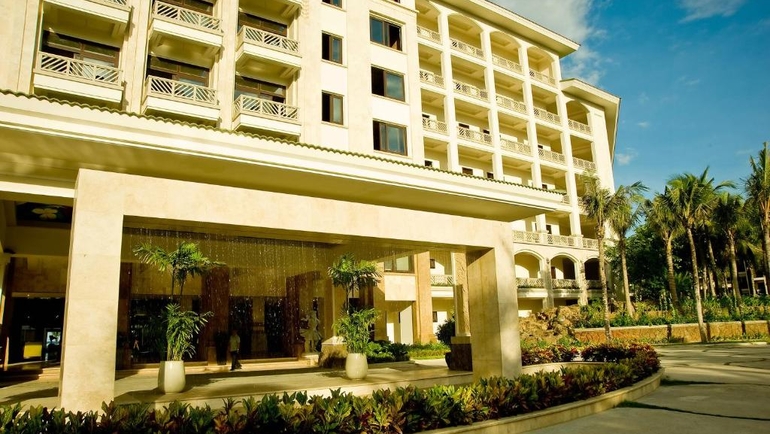 Olalani Resort & Condotel