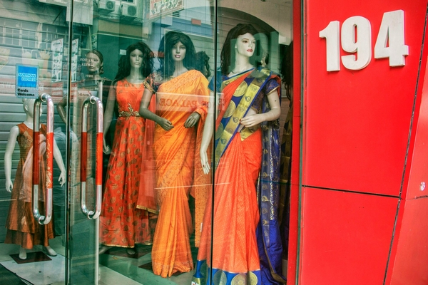 Best Cheap Clothes Areas in Kolkata