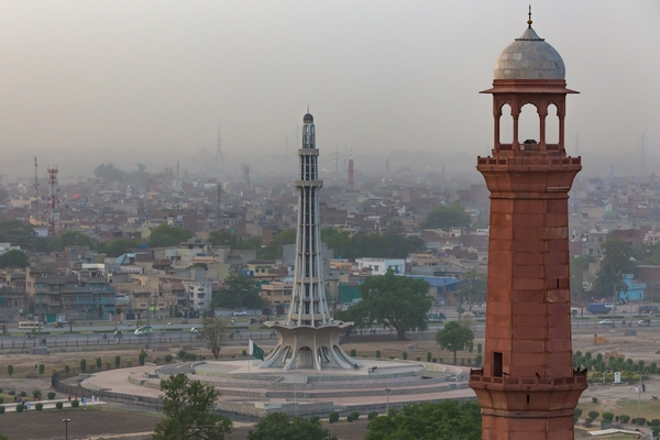 Best Cheap Clothes Areas in Lahore