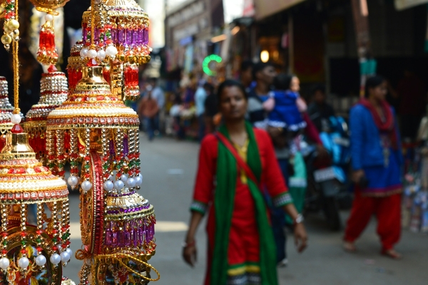 Best Cheap Clothes Areas in Dhaka