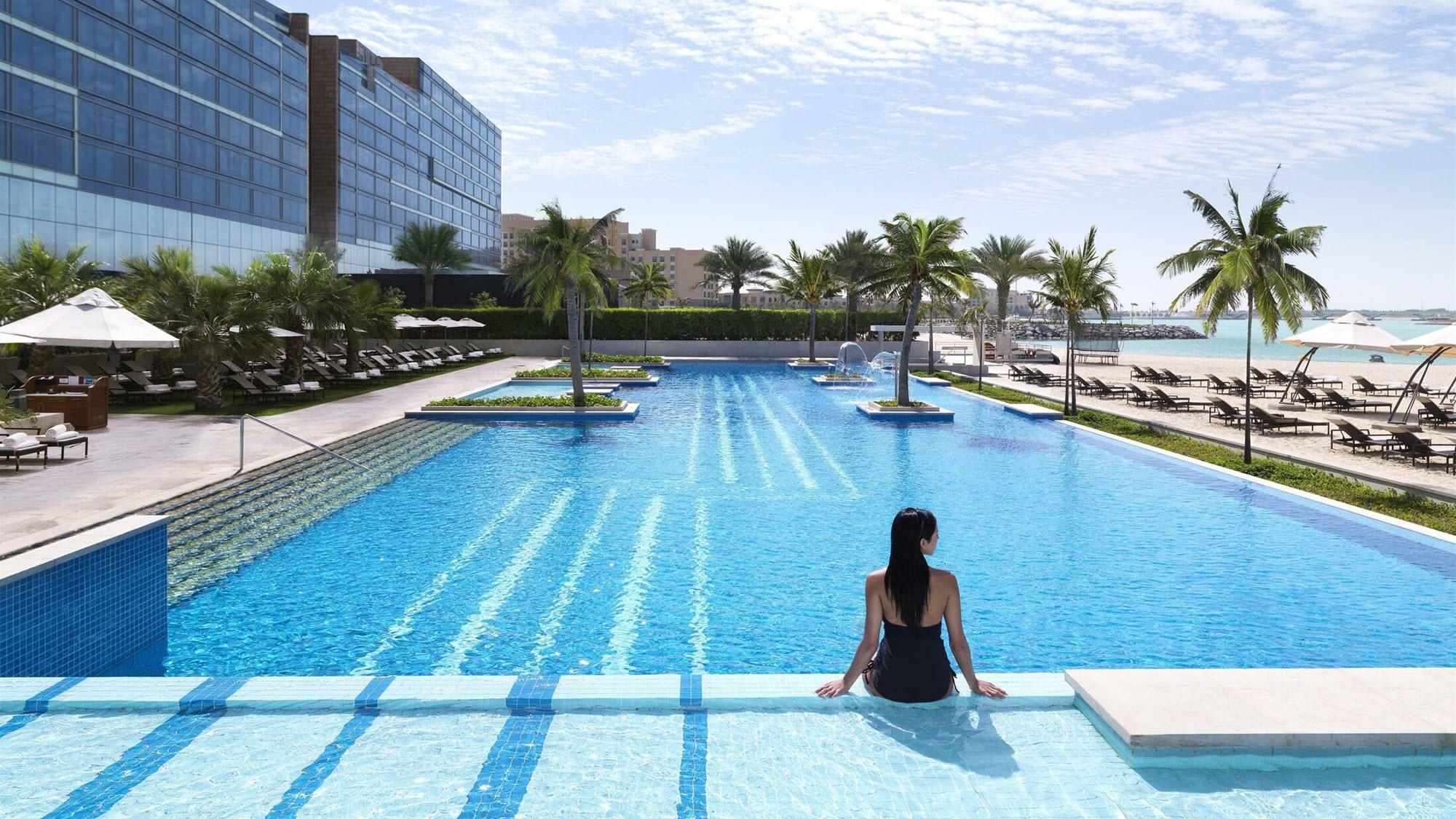 Fairmont Abu Dhabi Swimming Pool