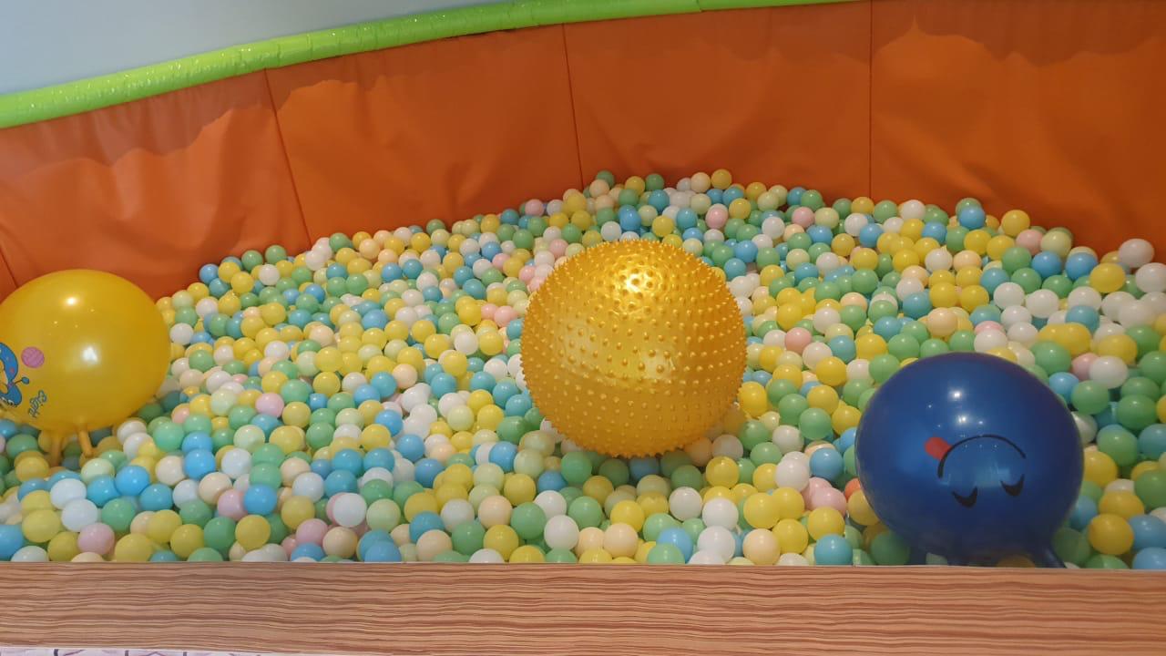 Fairmont Abu Dhabi Little Flamingos Kids Club Ball Pit