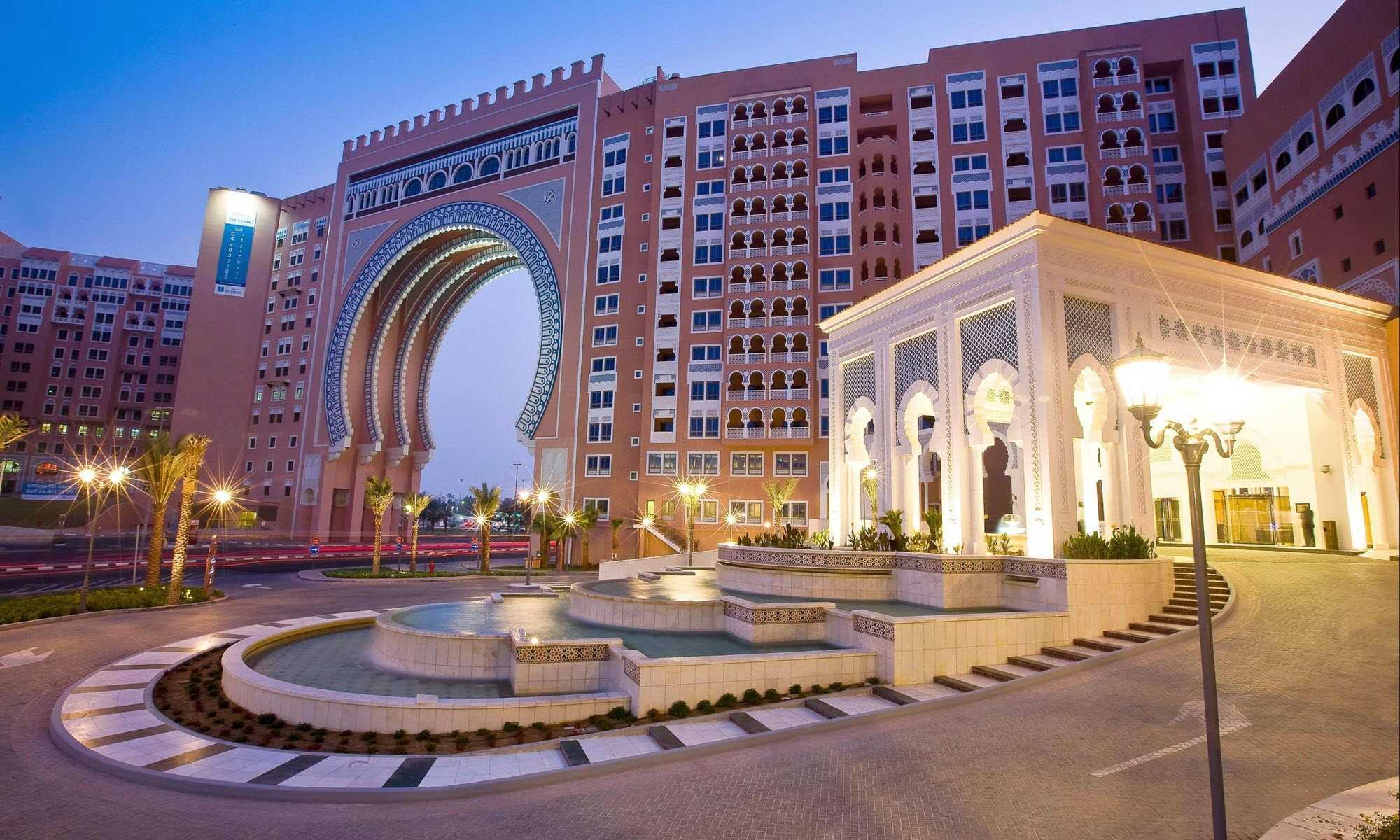 Oaks IBN Battuta Gate Hotel Dubai? Outside Building