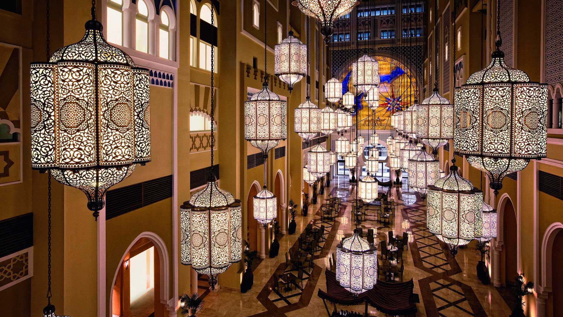 Oaks IBN Battuta Gate Hotel Dubai? Hotel Lanterns