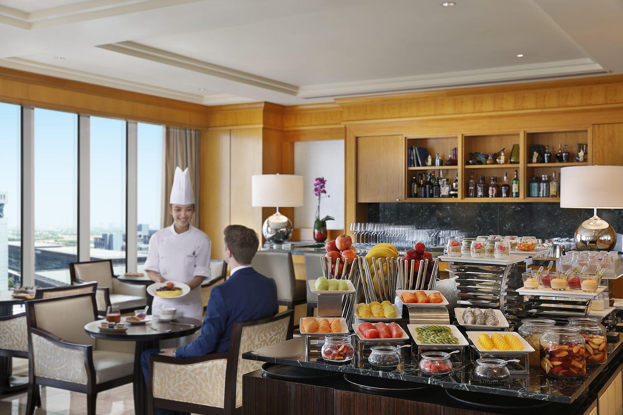 Ritz-Carlton DIFC Dubai Executive Club Lounge