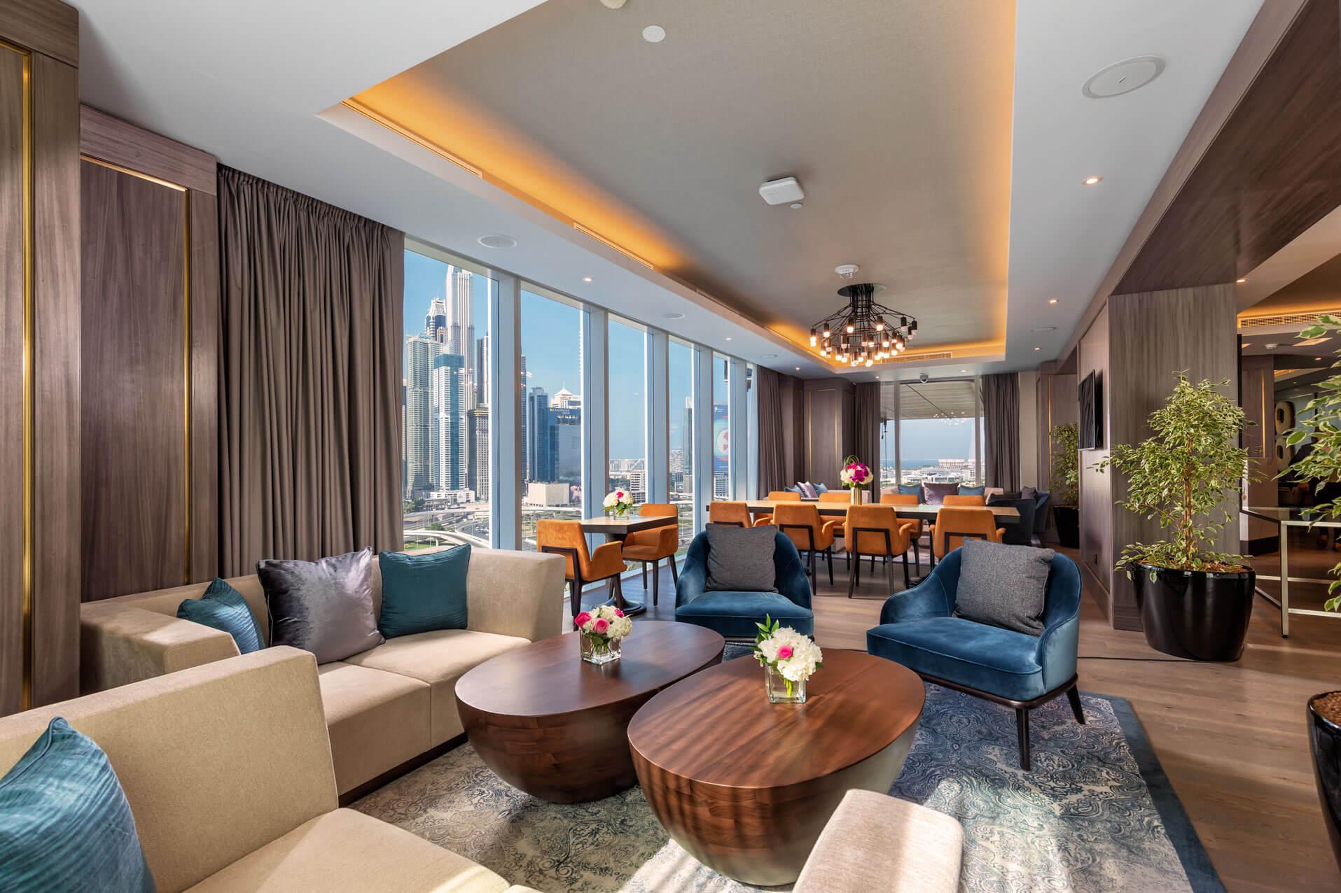 Taj Jumeirah Lake Towers Dubai? Club Lounge Area