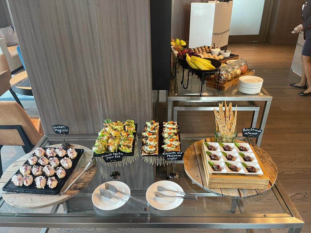 Taj Jumeirah Lake Towers Dubai? Executive Club Lounge Food Offerings