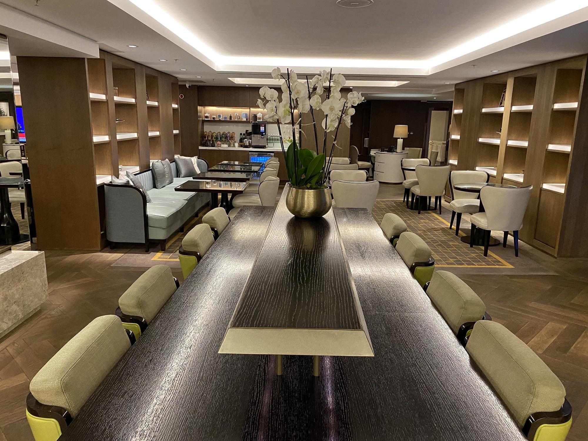 JW Marriott Grosvenor House London Executive Club Lounge