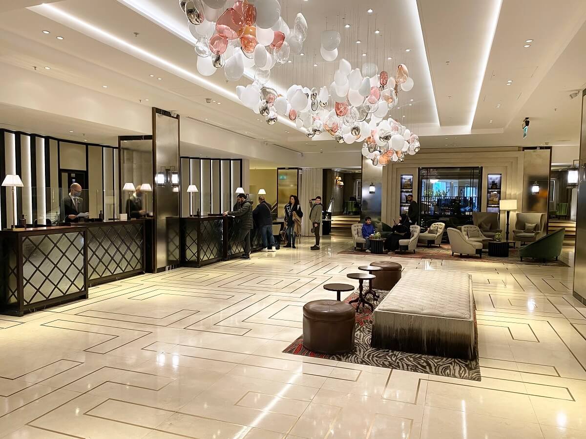 JW-Marriott-Grosvenor-House-London-Lobby-Front-Desk