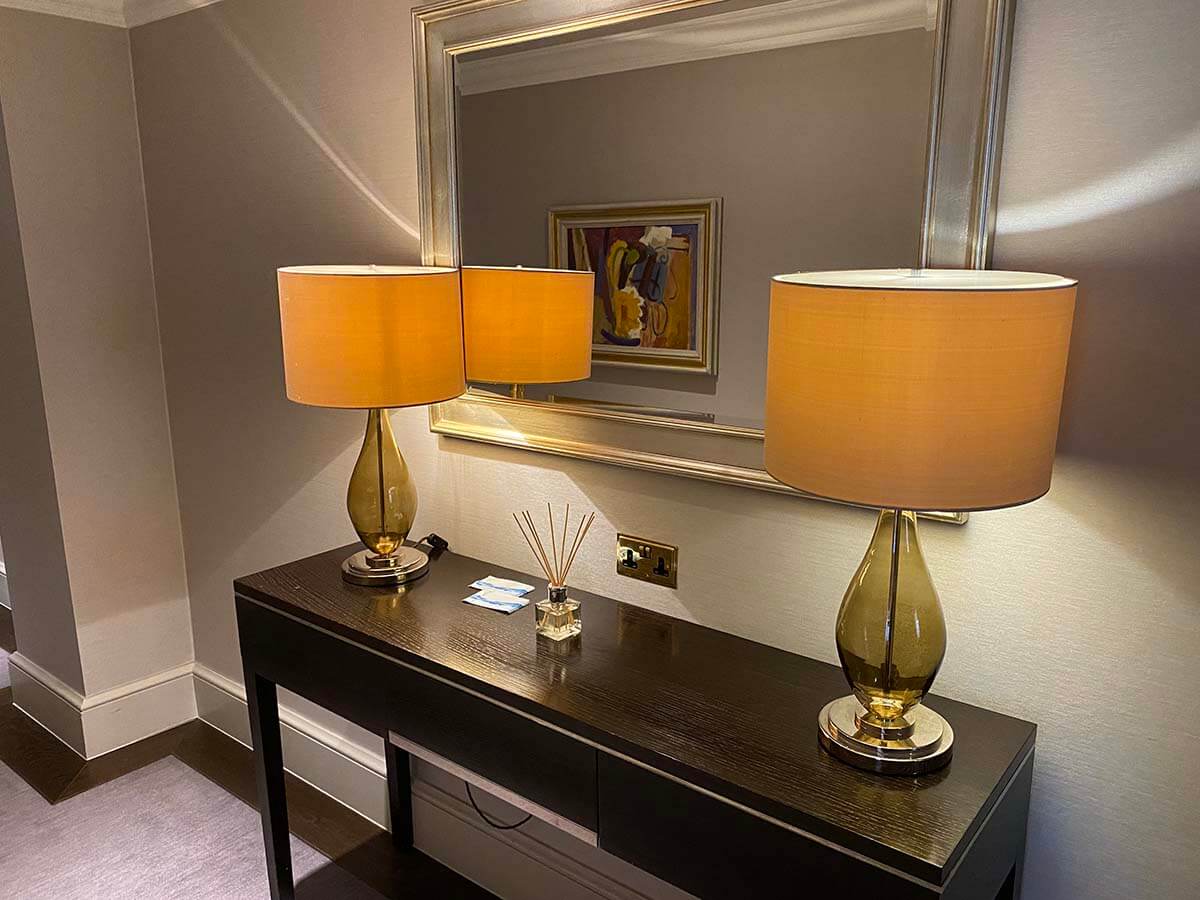 JW Marriott Grosvenor House London Park View Suite Corridor