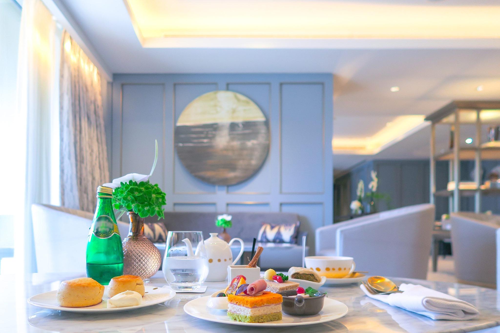 Address Dubai Mall Executive Club Lounge Afternoon Tea