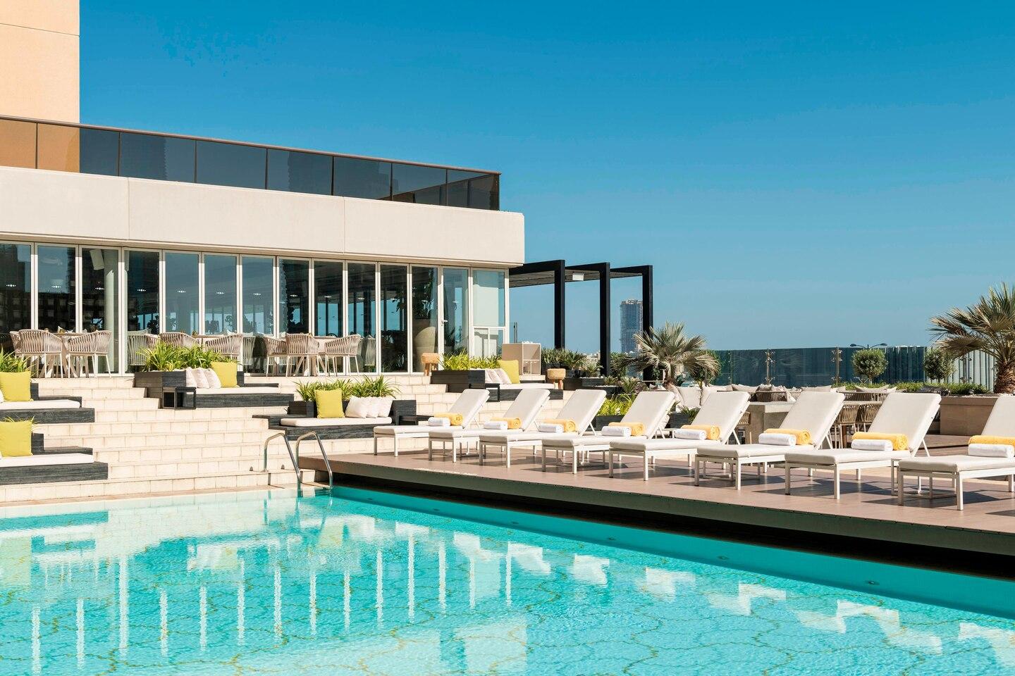 Grosvenor House Hotel Dubai Swimming Pool