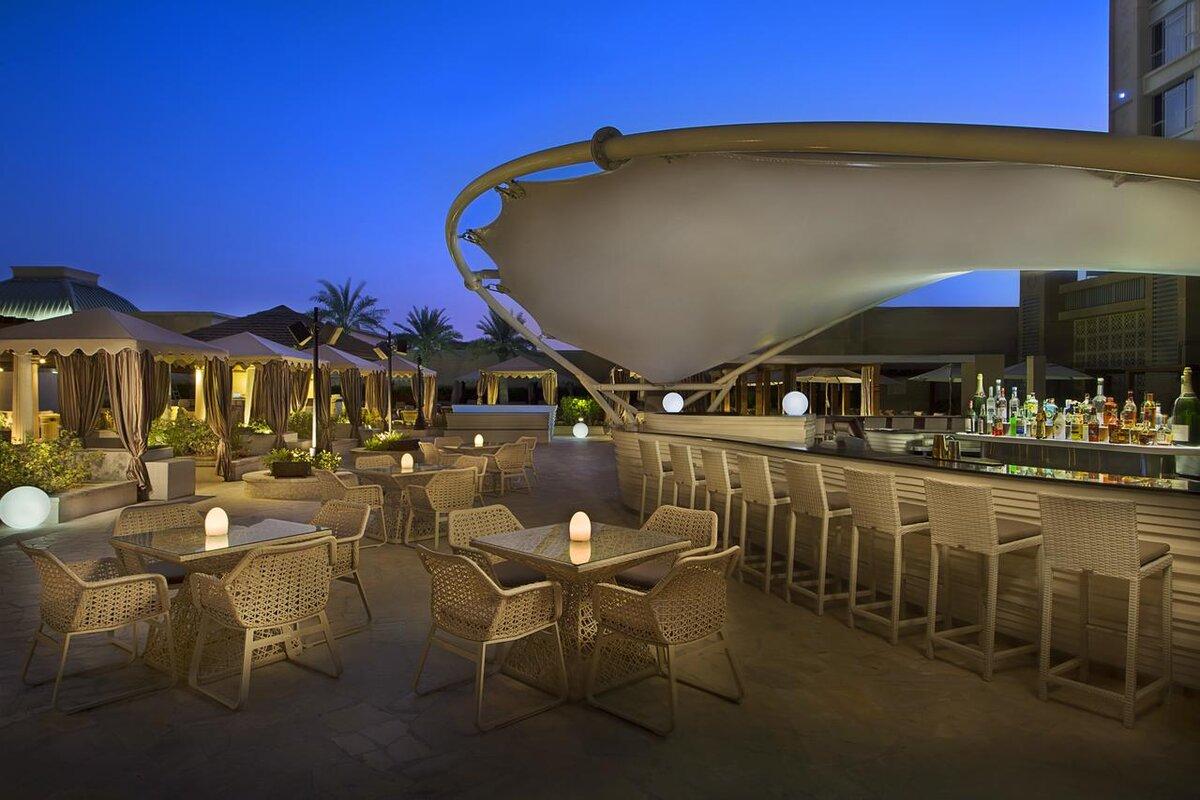 Hilton Dubai Al Habtoor City Outdoor Dining