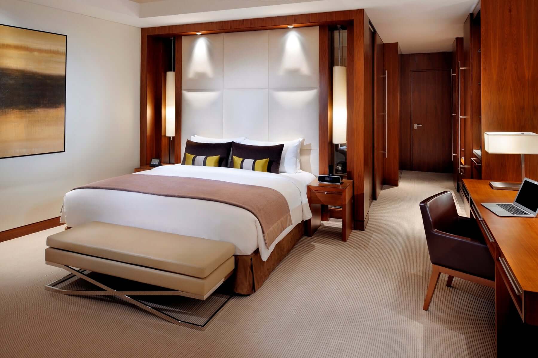 JW Marriott Marquis Hotel Dubai King Bedroom
