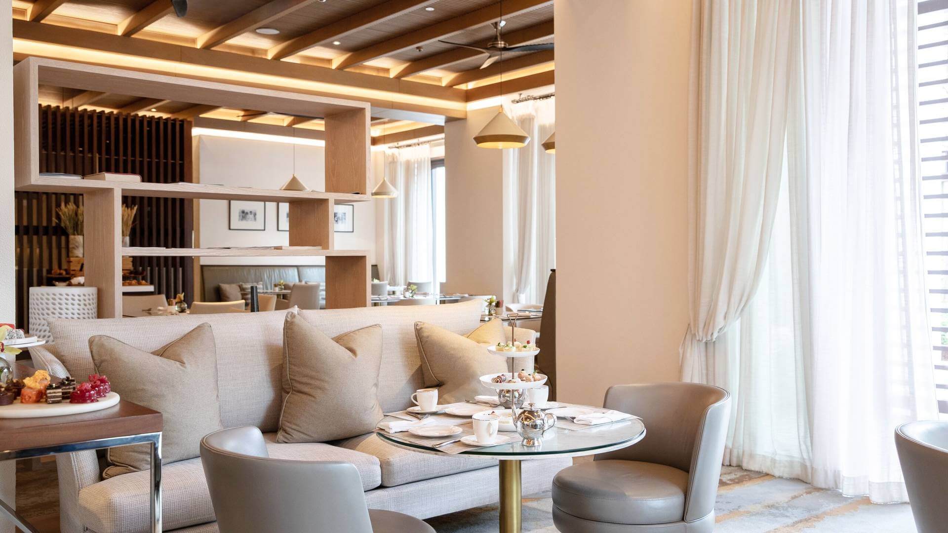 Jumeirah Al Naseem Executive Club Lounge Sofa