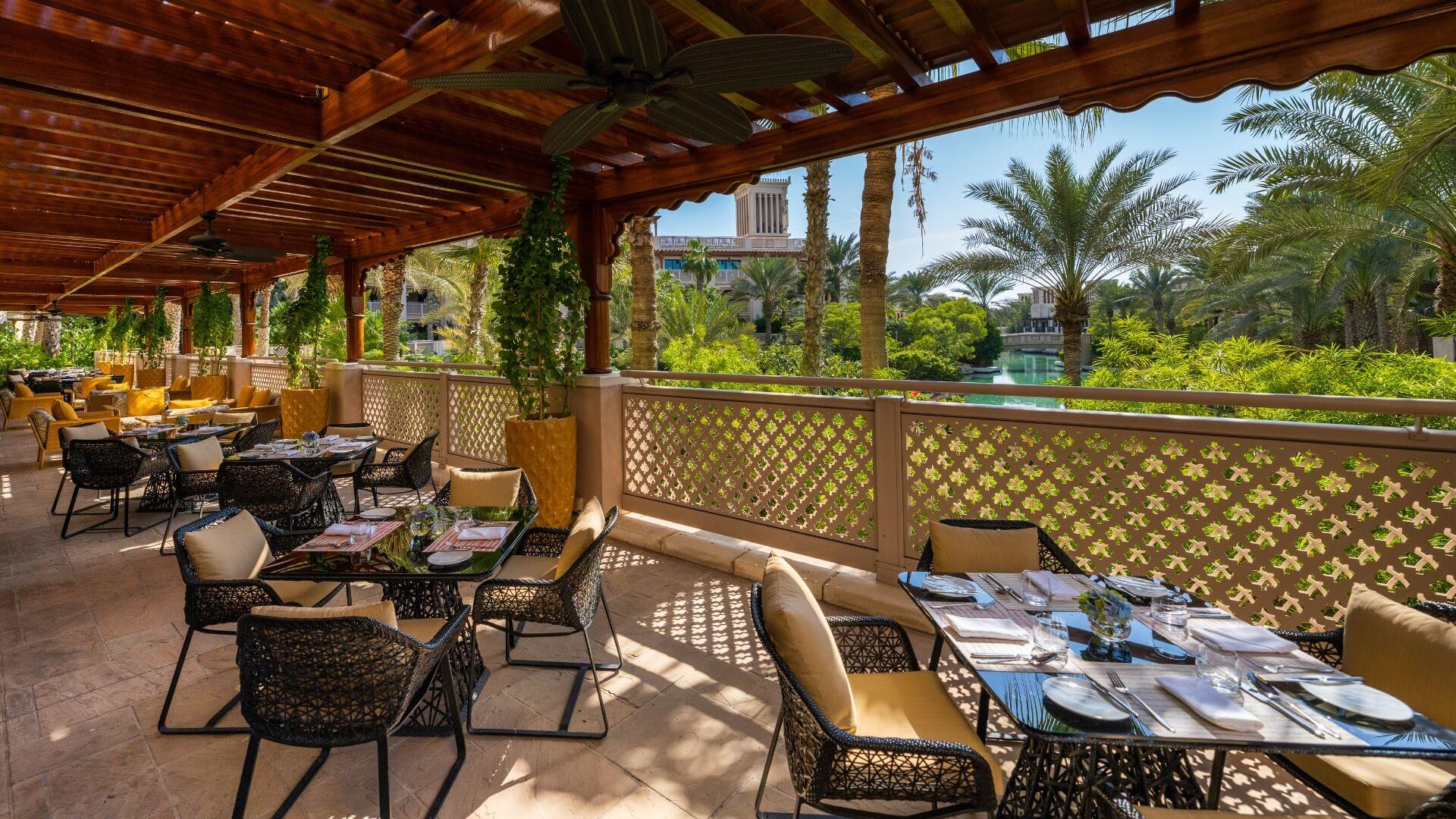 Jumeirah Al Qasr Executive Club Lounge