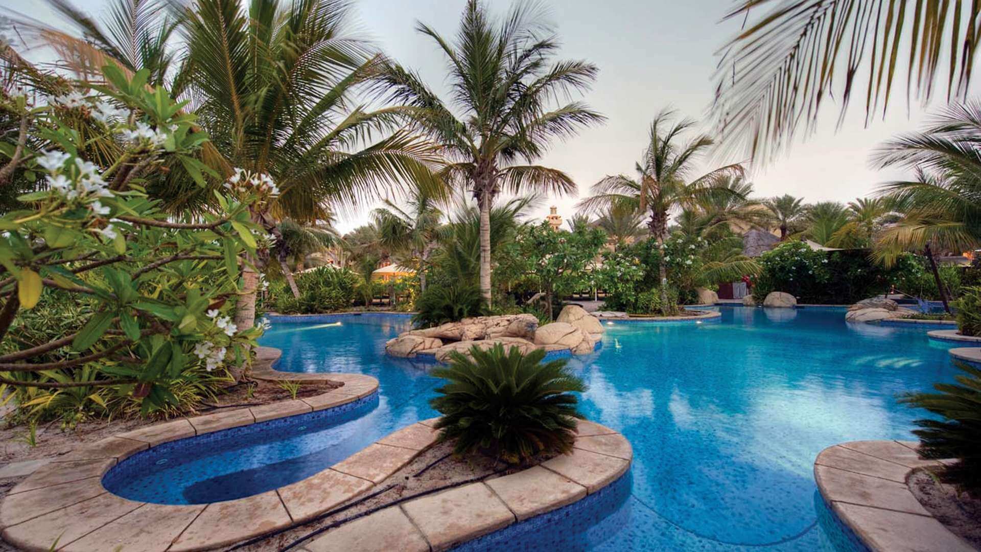 Jumeirah Beach Hotel Swimming Pool