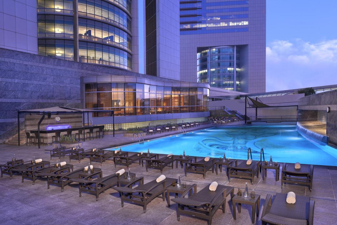 Jumeirah Emirates Towers Swimming Pool