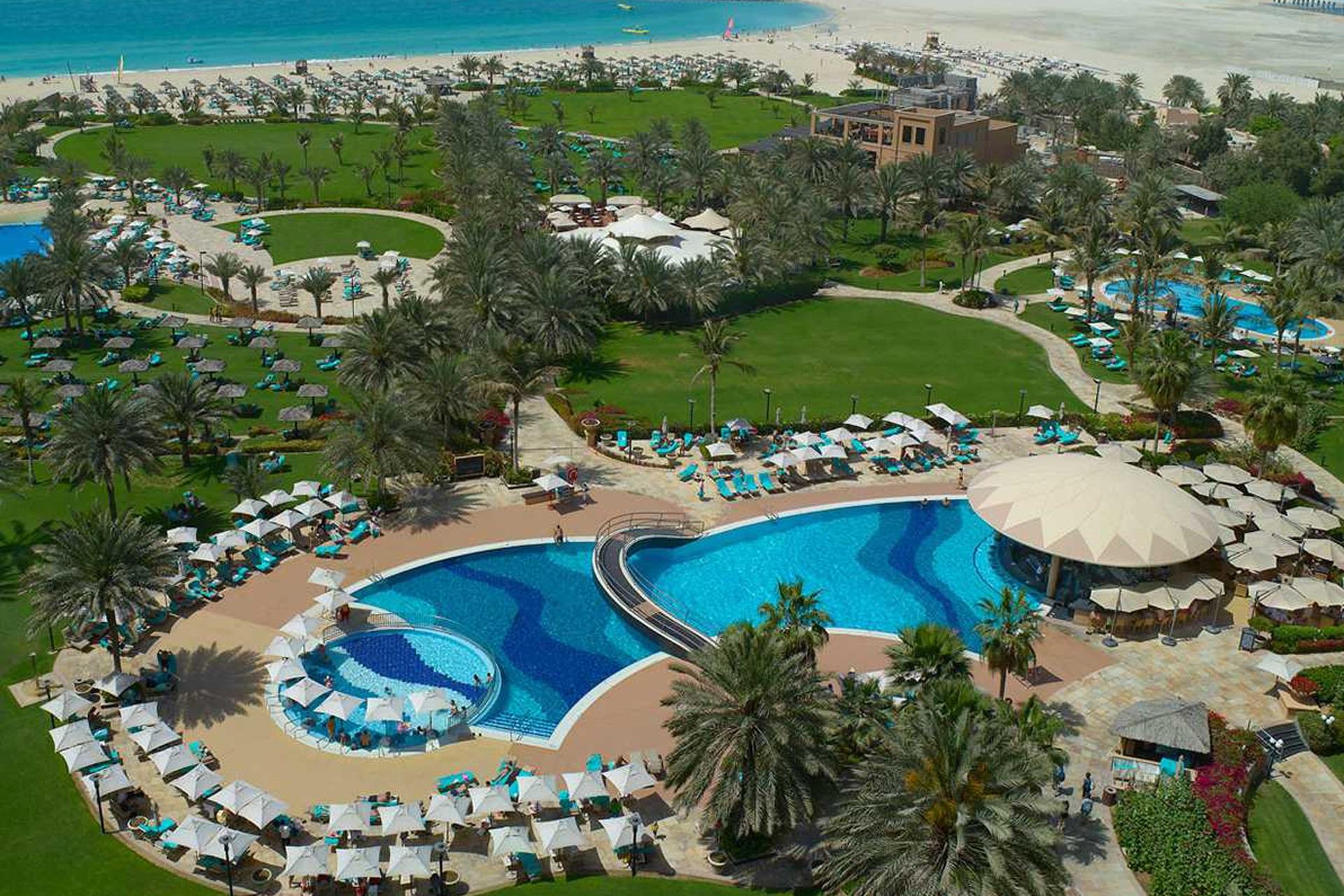 Le Royal Meridien Beach Resort and Spa Hotel Grounds