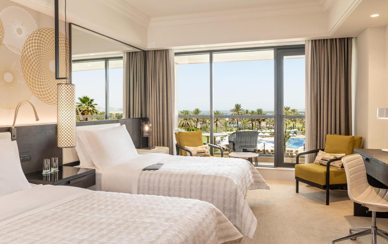 Le Royal Meridien Beach Resort and Spa Twin Bedroom