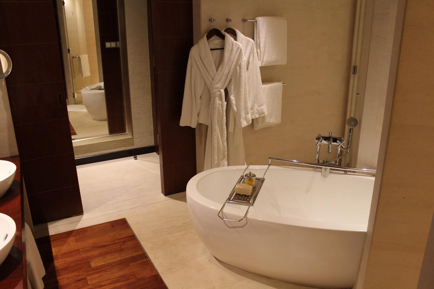 Park Hyatt Dubai Hotel Bathroom